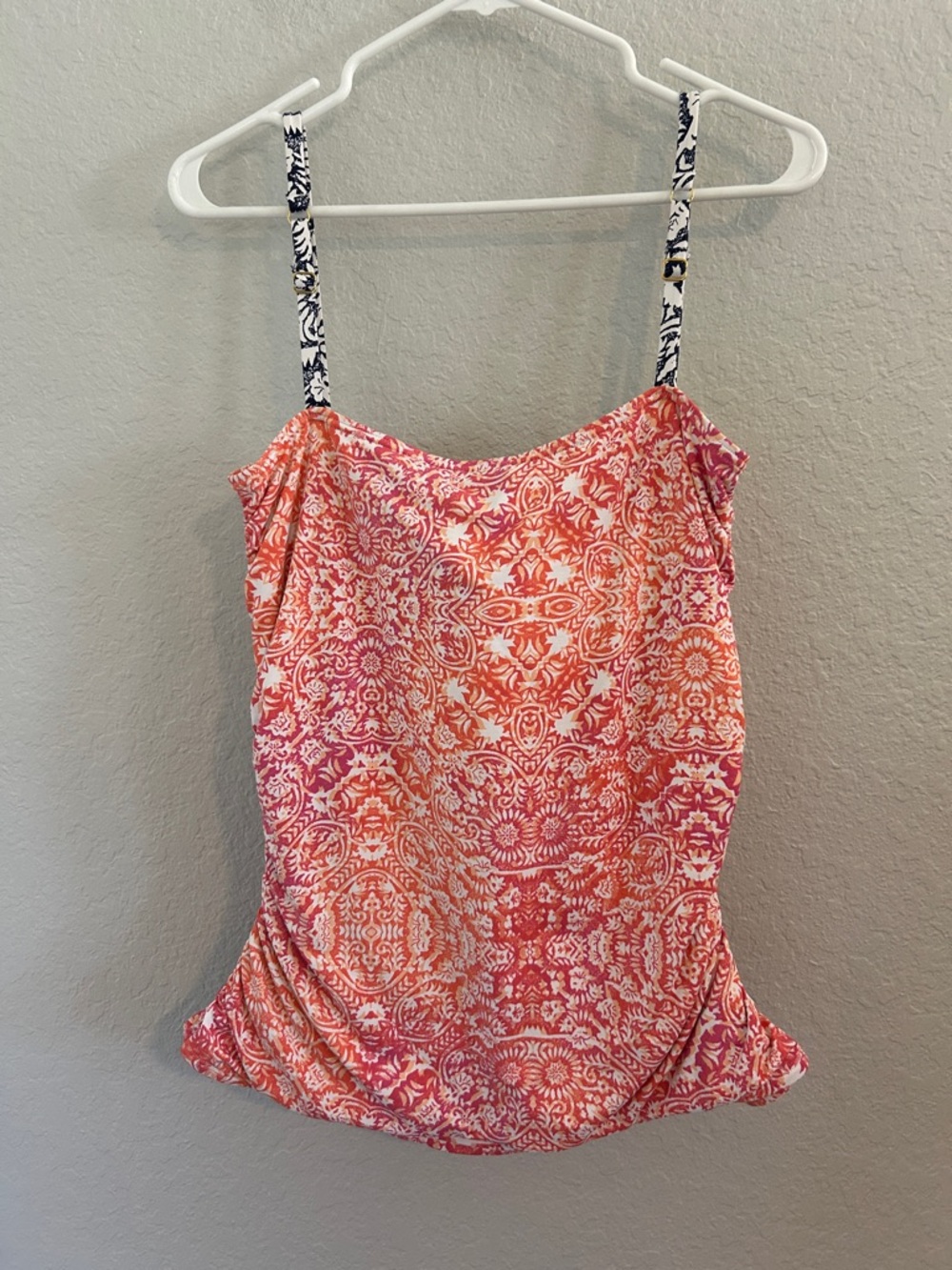 Sexy Tommy Bahama Coral Printed Tankini Top with adjustable straps - Picture 9 of 9